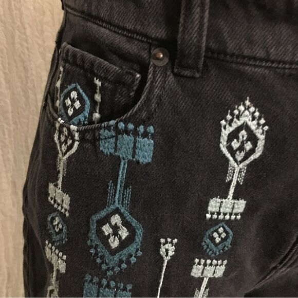 INC DENIM Embroidered Black Shorts Size 8 - Picture 6 of 7